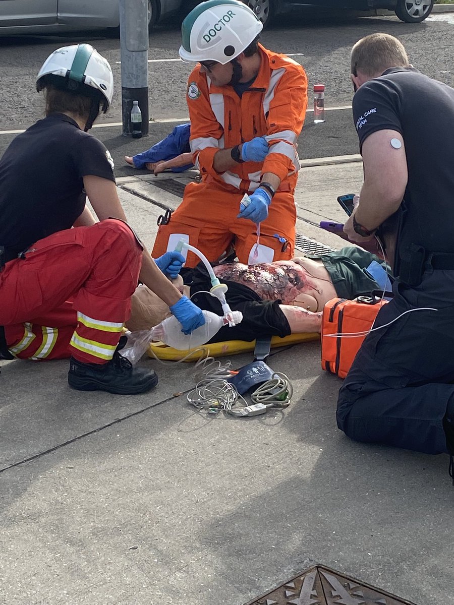 I’ve had fun the last couple of days providing makeup effects for <a href="/GNairambulance/">Great North Air Ambulance</a> <a href="/phemcc/">PHEMCC</a> 👍🏻🚑 @neas_meducation