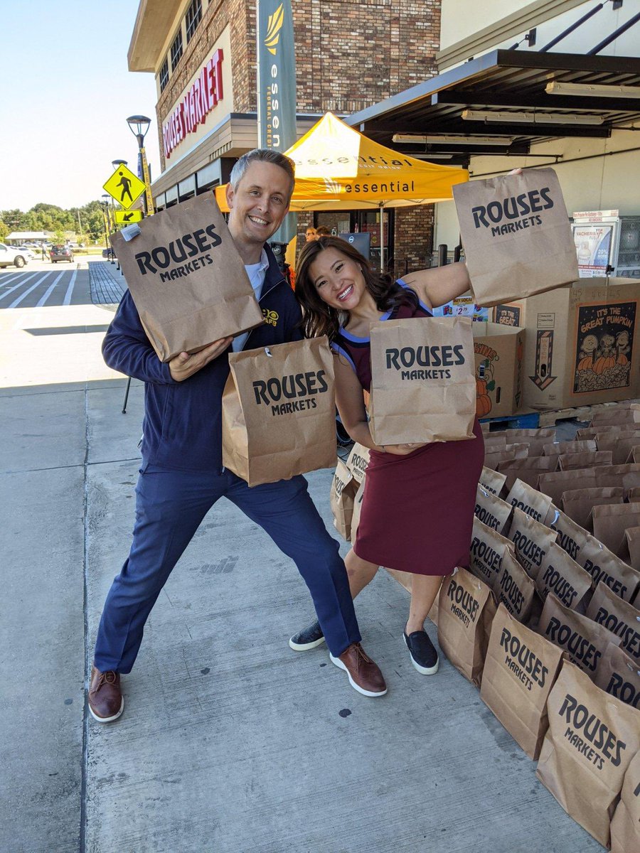 Come out to Rouses off of Burbank to help feed local Hurricane Ida survivors! @MattWAFB and I are out here with the @RousesMarkets and @EssentialFCU folks to Lift Up Louisiana. A $10 donation provides this bag full of food to a local family in need. @WAFB wafb.com/liftupla