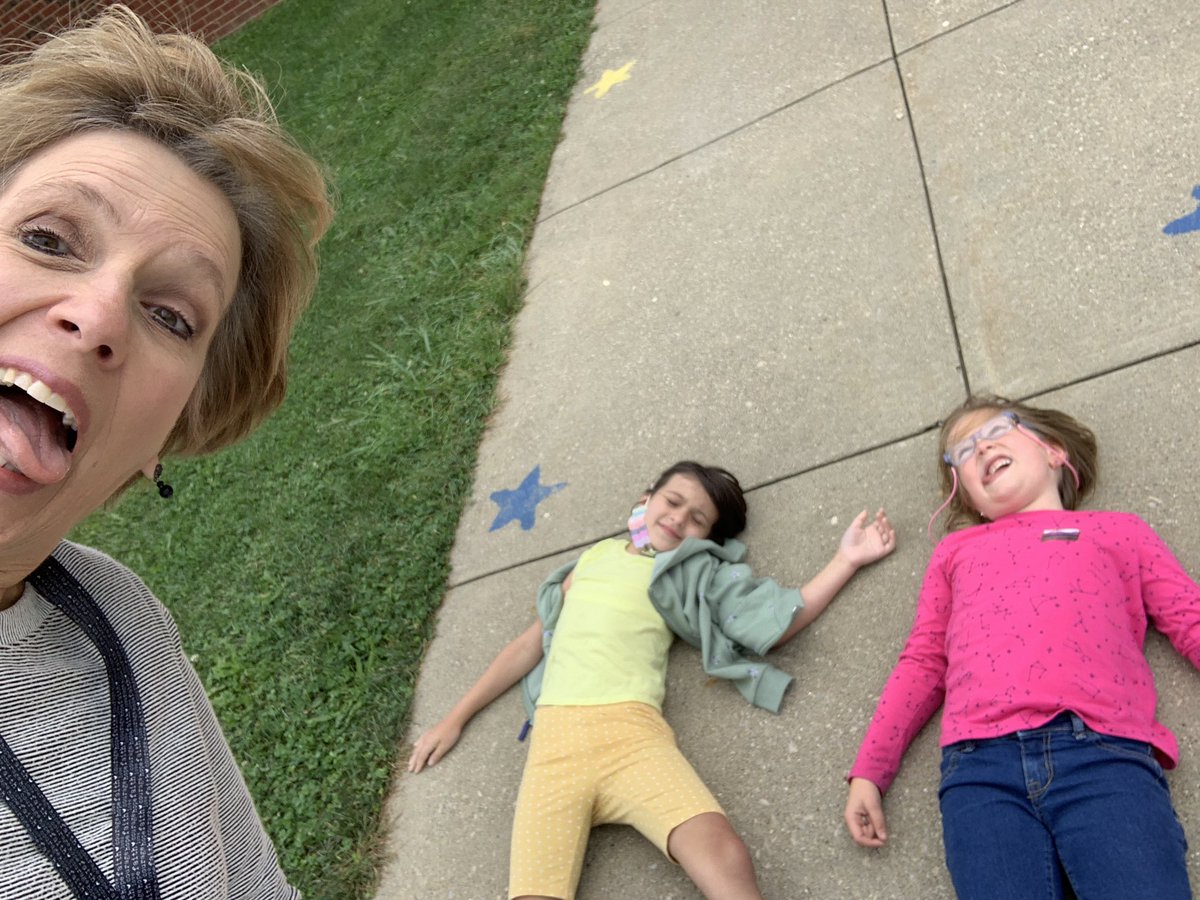 SlateHillStars's tweet image. We are making it a great day at #theSlate ⭐️ #recessfun #itsworthit #bestplaceonearth