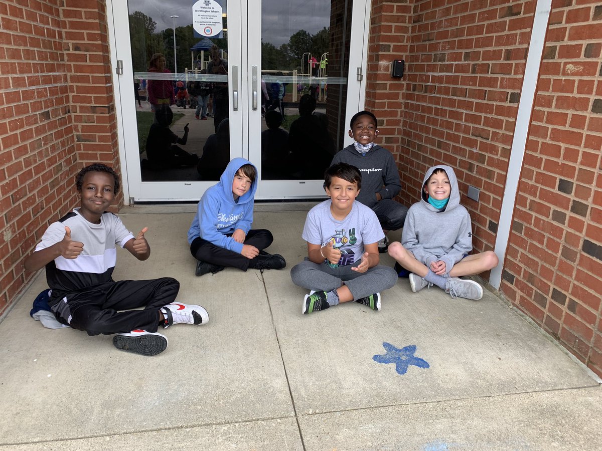 SlateHillStars's tweet image. We are making it a great day at #theSlate ⭐️ #recessfun #itsworthit #bestplaceonearth