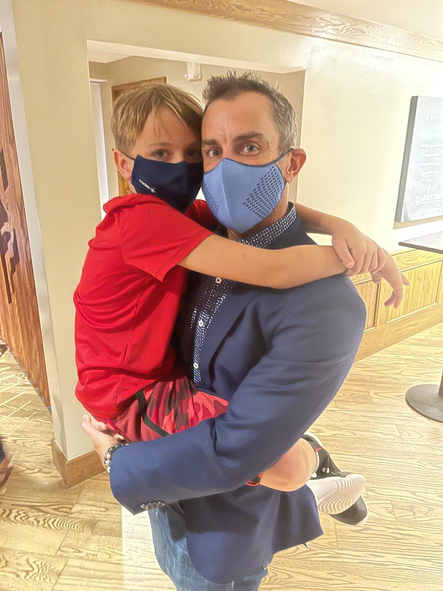 melanietc's tweet image. It’s a family affair! Team CADRE at #YOUniversity last night. @cadredc #UnNetworking