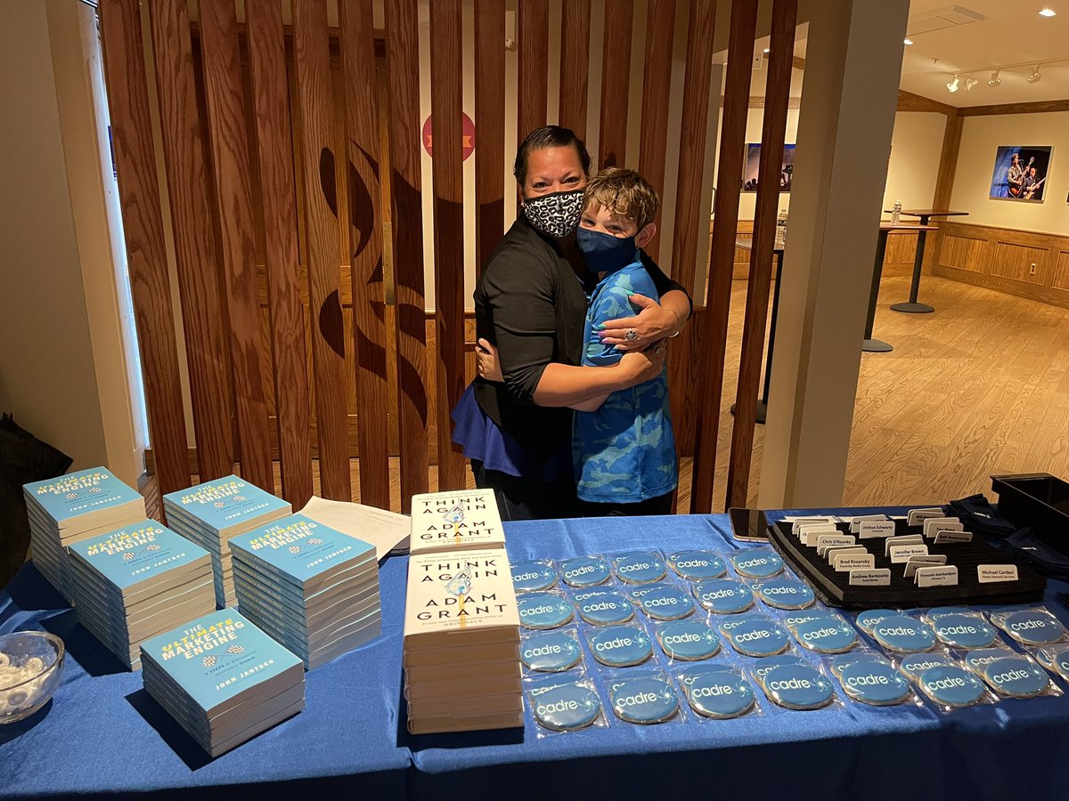 melanietc's tweet image. It’s a family affair! Team CADRE at #YOUniversity last night. @cadredc #UnNetworking