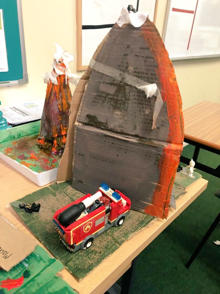 ursulinesligo's tweet photo. First years enjoying an explosive class creating volcanoes!
#geographersofthefuture #weareucs https://t.co/GG76plNbvr