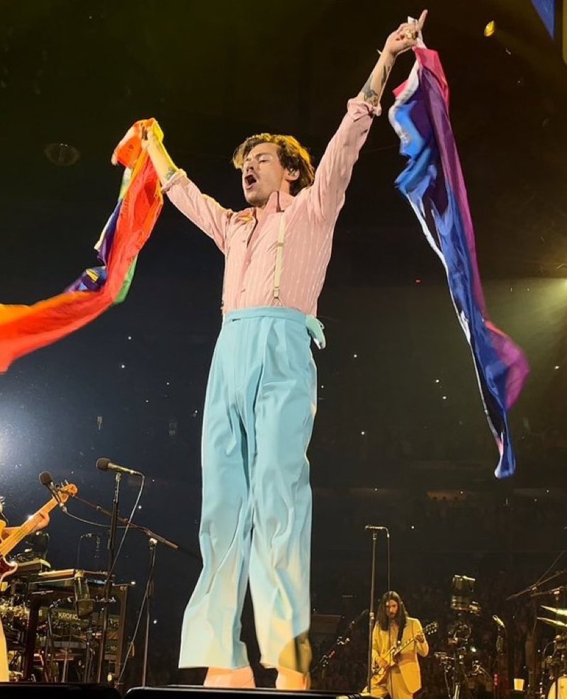 happy bi visibility day!!! harry thinks you're so valid, he is proud of you and love u all 💙💜💖