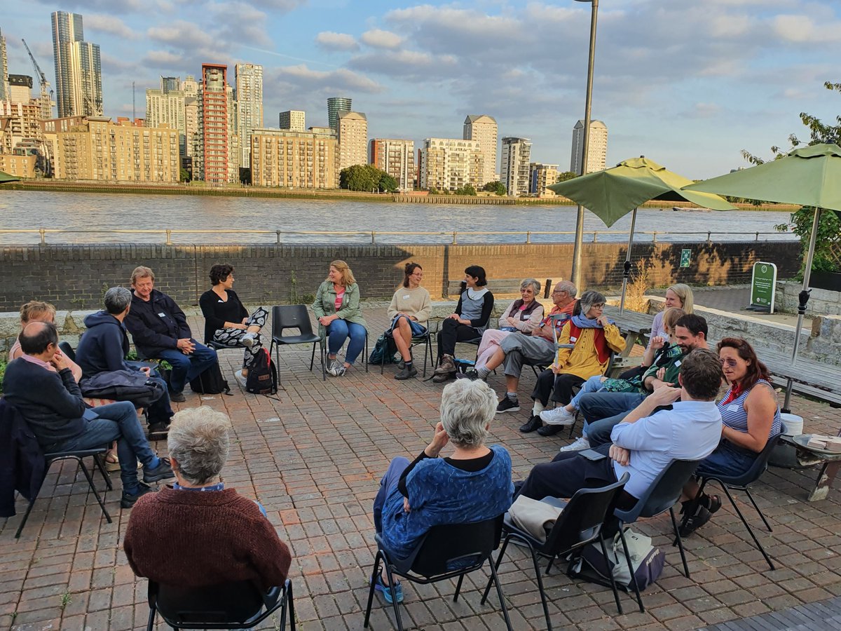 Great backdrop of the Thames <a href="/surreydocksfarm/">Surrey Docks Farm</a> for the launch of the new Rotherhithe Community Gardening Network, an exciting initiative from <a href="/SDFGreenMentor/">Green Mentor</a> bringing together groups from across Rotherhithe and Bermondsey. Big thanks to Bex and Gemma.