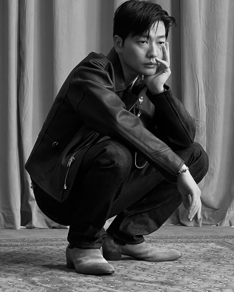 leedonghwi_th's tweet photo. dlehdgnl] 2109023 Instagram Update

“B cut 🖤” https://t.co/xF7orm9Hi3