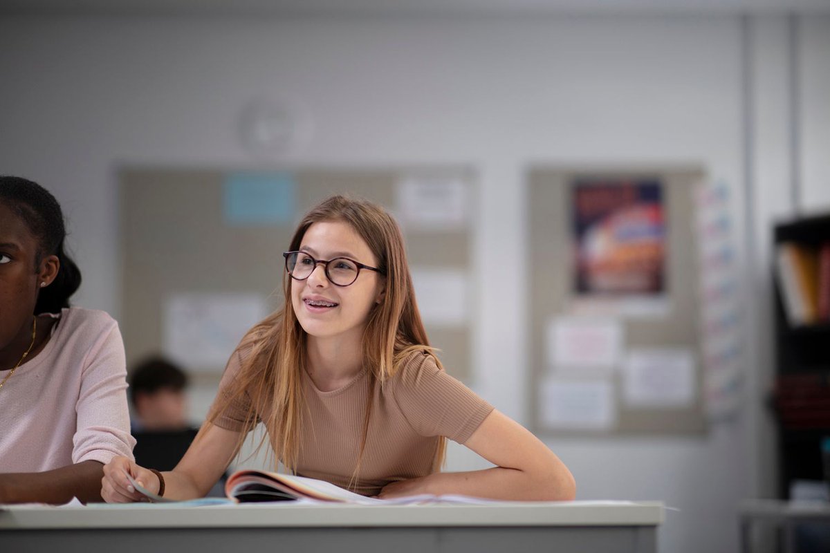 UTCLincoln's tweet photo. Lincoln UTC has already received an unprecedented number of applications for September 2022. Students wishing to join year 10 next year should apply before the initial deadline of October 31st to avoid disappointment. 

Read more here ➡️  https://t.co/WnYXXcpWN7 https://t.co/k18x4kQpjR