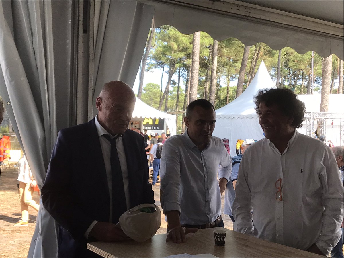 Alain Rousset #nouvelleaquitaine vient célébrer les 15 ans de Logifor, filiale d’exploitation forestière des groupe Archimbaud et Thebault. Implantée à Bussac Forêt et dirigée par Bruno  Patrouillault. #Forexpo #foret #boisdefrance