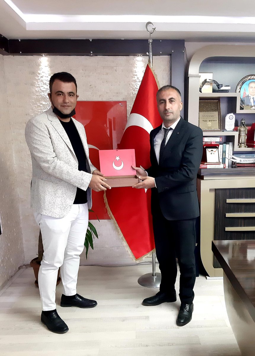 Değerli Belediye Başkanını makamında ziyaret ettik.İlgi ve alakaları için kendisine çok teşekkür ederim…