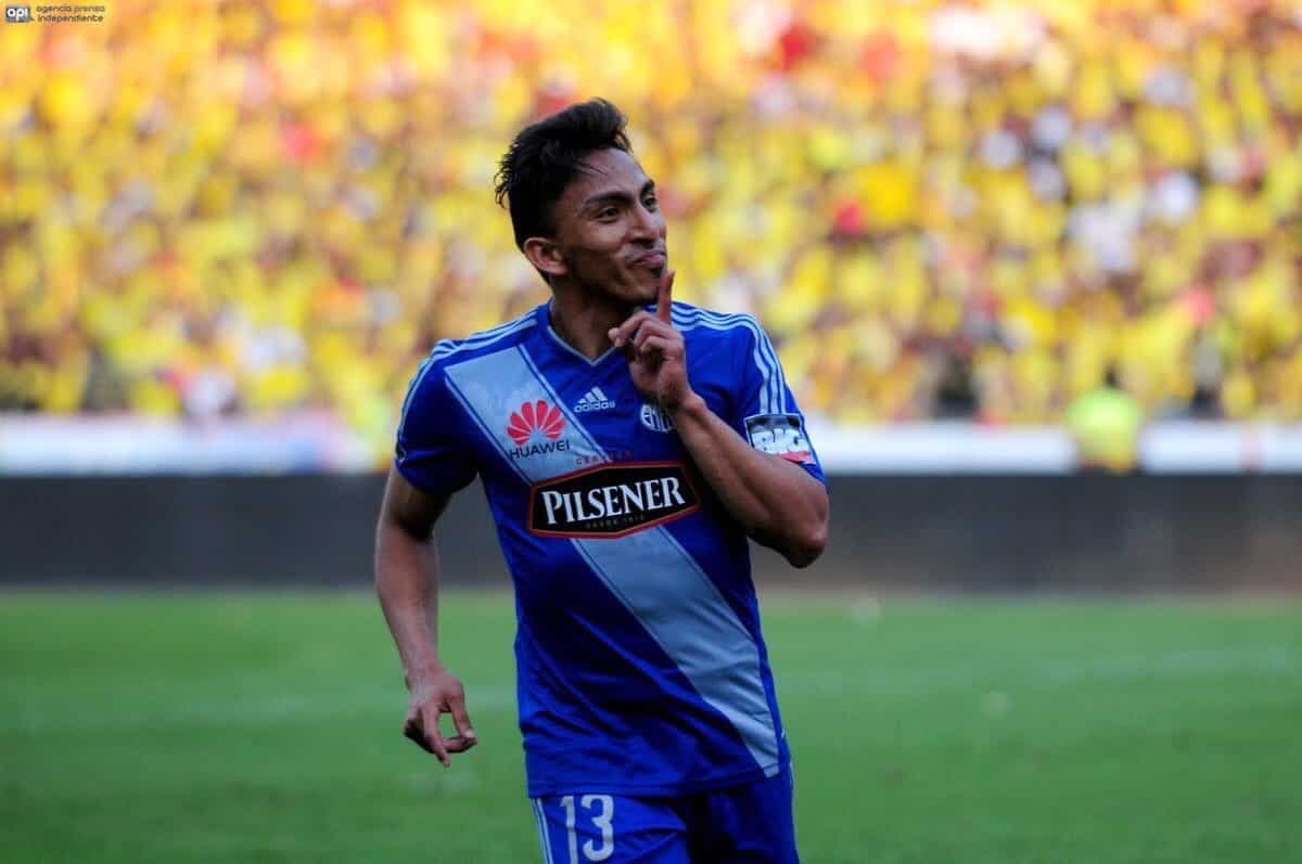 RadioHuancavilk's tweet photo. 🔥⚽️ EL HOMBRE DE LAS FINALES 🔥⚽️

Ángel Mena con Emelec 🔵⚡️ y León 🦁 

-Figura en la final del siglo 2014, anotó en el Monumental y en el Capwell 

-Figura del tricampeonato, anotó un doblete en Portoviejo ante LDUQ

-Ángel Mena doblete en la final inventada ante #BSC 2016 https://t.co/FDWPHug5wn