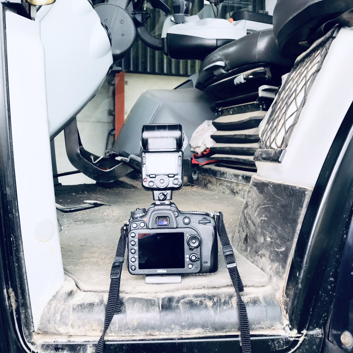 🚜 Keeping fit this morning by climbing inside tractors and combine harvesters to seize the evidence I need. Assisting my colleagues @RuralCrimeTeam.