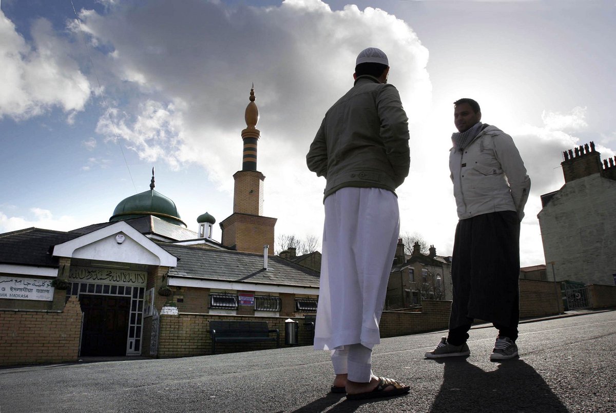Asian Standard News (Bradford) (@astandard_bfd) on Twitter photo Bradford's <a href="/Council4Mosques/">Council for Mosques (Bradford)</a> celebrates its 40th anniversary today with a grand event planned bringing together prominent religious leaders, community members, and political figures together to mark the occasion. Read more here: bit.ly/3kxLEY3 Bradford's <a href="/Council4Mosques/">Council for Mosques (Bradford)</a> celebrates its 40th anniversary today with a grand event planned bringing together prominent religious leaders, community members, and political figures together to mark the occasion. Read more here: bit.ly/3kxLEY3
