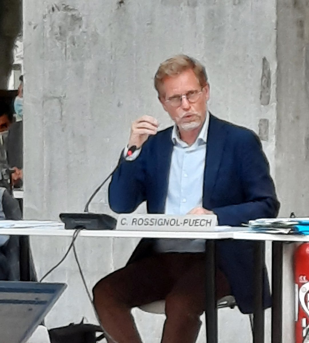 Conseil <a href="/BxMetro/">Bordeaux Métropole</a> : c'est parti sur le schéma des #mobilités ! <a href="/clemrossignol/">Clément Rossignol Puech</a> présente un changement de cap et des solutions pour des déplacements plus faciles et décarbonés 👉 104 km bus express + 204 km RER métropolitain + REVe 🚴‍♂️+ marche... #climat #air #solidarite #cooperation