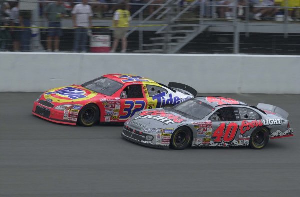 RacingPast's tweet photo. Ricky Craven and Sterling Marlin in 2001 Michigan. 

Photo: Motorsports Images https://t.co/UgNeoHRC8A