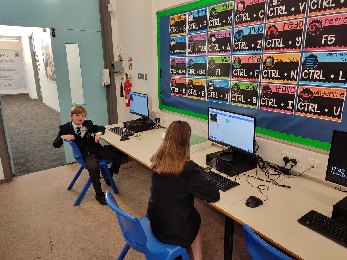 WreakeValleyCS's tweet photo. Our wonderful year 7 students are showcasing the Computer Science department and will be introducing visiting year 6 students to micro:bit. https://t.co/FTEjdknRVW