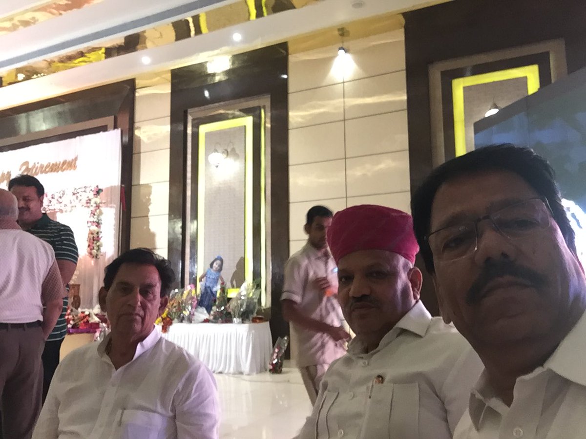 शेखावाटी जनपद के हर दिल अजीज किसान नेता, पूर्व केंद्रीय राज्य मंत्री व वरिष्ठ विधायक श्री महादेव सिंह खंडेला को जन्मदिन की हार्दिक बधाई व शुभकामनाएं. ईश्वर आपको उत्तम स्वास्थ्य, दीर्घायु तथा सुख समृद्धि प्रदान करें.

#happybday