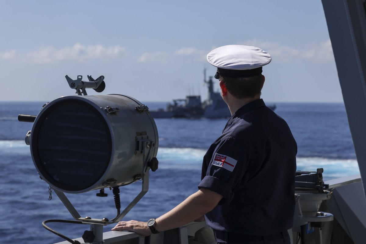 HMS_Medway's tweet image. Sister act(ion)

Pleased to make your acquaintance, @hms_tamar and @HMS_Spey - welcome to the Caribbean after your Atlantic crossing.

Fair winds and following seas to you on your epic journey to the western Pacific. #ForwardDeployed #GlobalPresence @UKinCaribbean