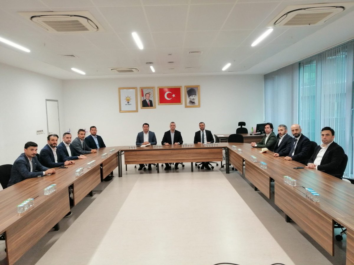 AKYerelIstanbul's tweet photo. Yerel Yönetimler Sorumlu İl Başkan Yardımcımız Sn. @MEjderBatur Başkanlığında 1. Bölge İlçe Yerel Yönetimler Birim Başkanları Toplantımızı Gerçekleştirdik. https://t.co/MBLw5mKvEI