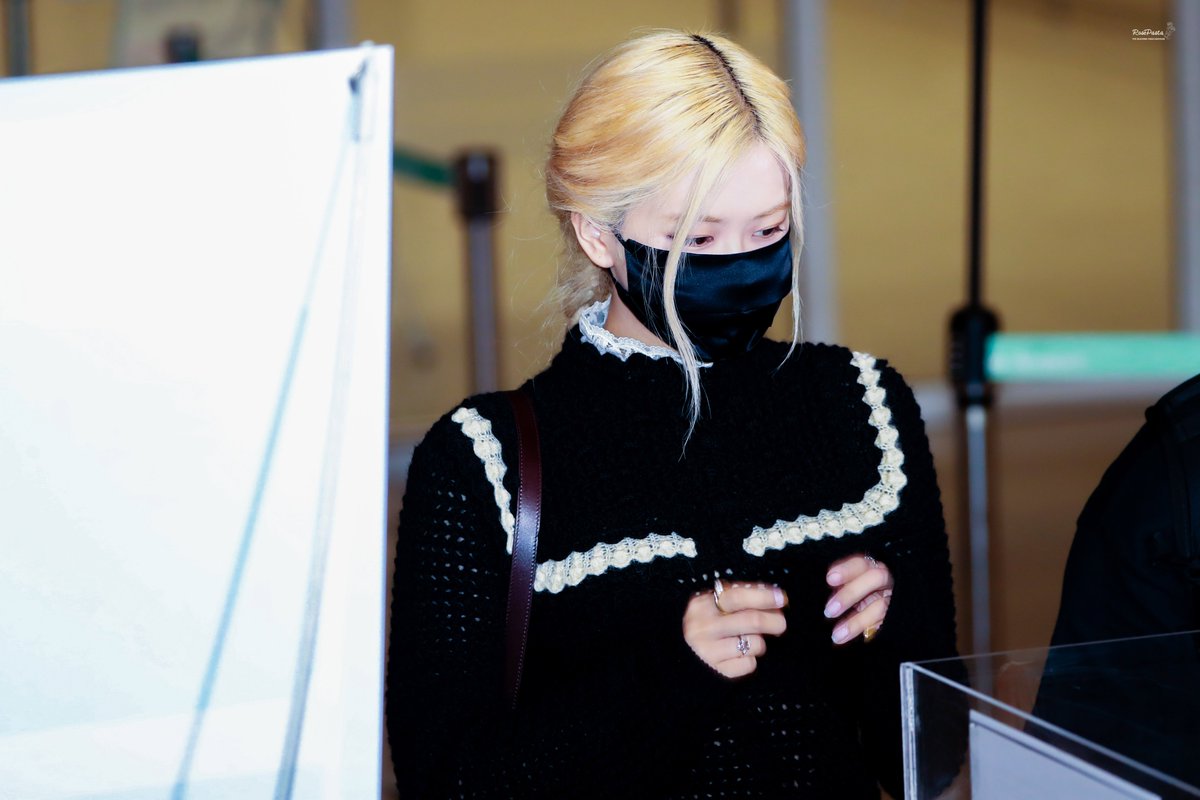 pasta02111997's tweet photo. 210919 ICN

#BLACKPINK #블랙핑크 #ROSÉ #로제 
@BLACKPINK https://t.co/TkqZZkjZo8