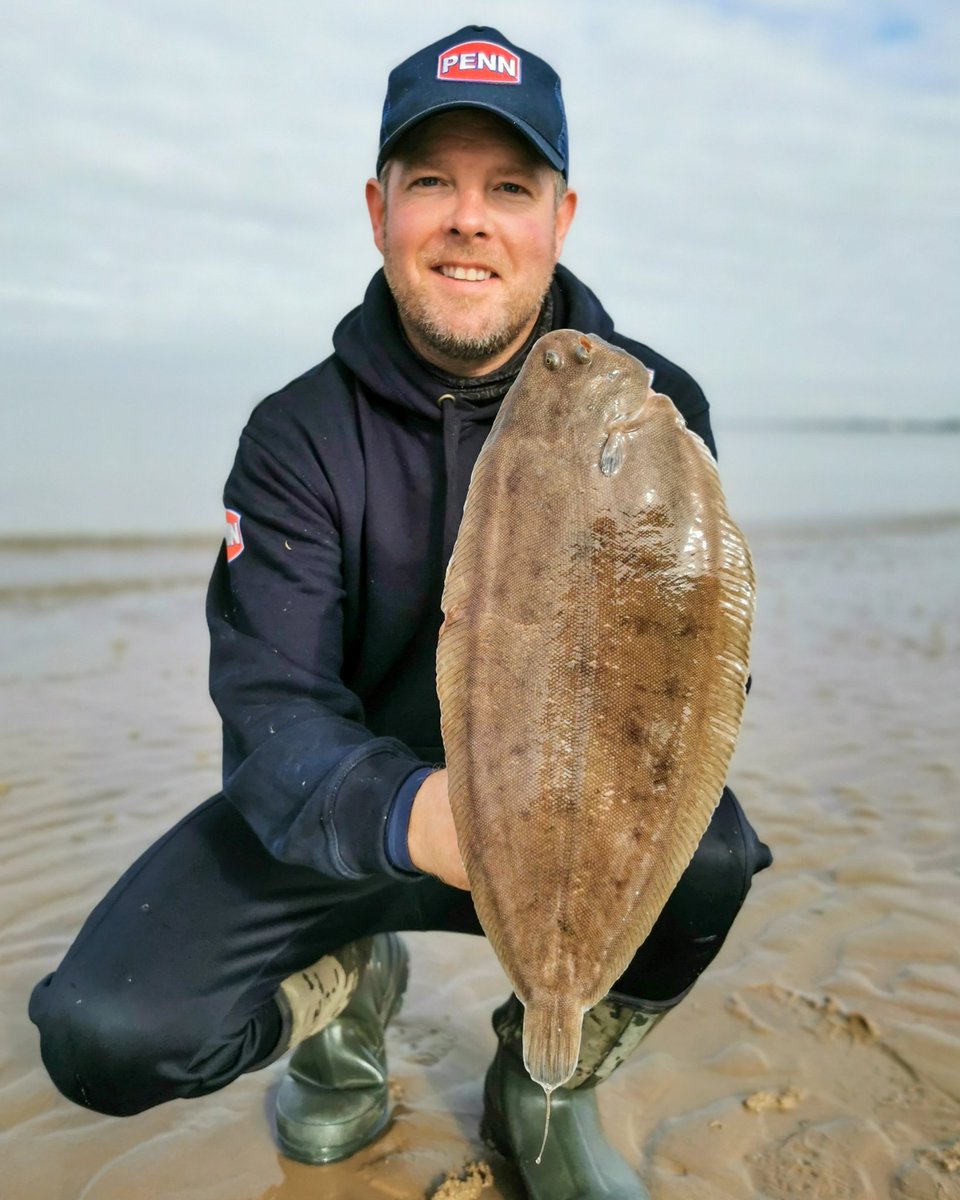 Finally got one over 2lb this year! A lovely morning on the sand in the Bristol Channel 🎣📸
<a href="/TheSeaAngler/">Sea Angler magazine</a> <a href="/CoxRawle/">Cox & Rawle</a>