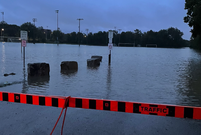 CityofLdnOnt's tweet photo. Additionally, all sports fields will remain closed for the day, including baseball diamonds, soccer fields, cricket pitches and beach volleyball courts.

#LdnOnt https://t.co/0TaE6qzz9z