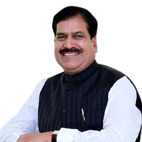 Remembering former Minister of state for Railways Late Shri Suresh Angadi ji on his death anniversary. A senior leader who contributed immensely to the growth of BJP and always worked for people.
#SureshAngadi