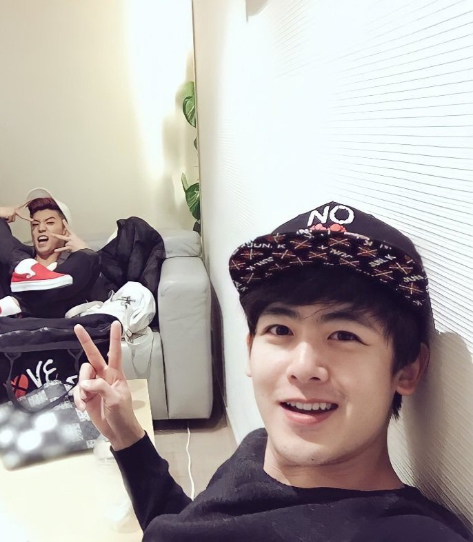 쿤우봇 (@khunwoobot) on Twitter photo 