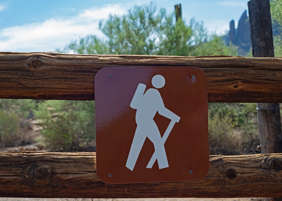 AdventureProMag's tweet image. Thinking about offering a helping hand to a #thruhiker? Here are five questions you should ask before supporting someone else’s thru-hike. 

Learn More: bit.ly/3AzbIHP