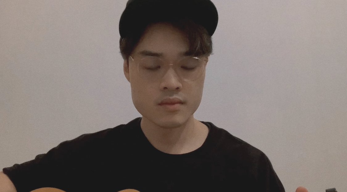 jackychew's tweet image. Stricken with a kind of sadness
#acousticmusic #singing 
instagram.com/tv/CUKrf0dFpmR…