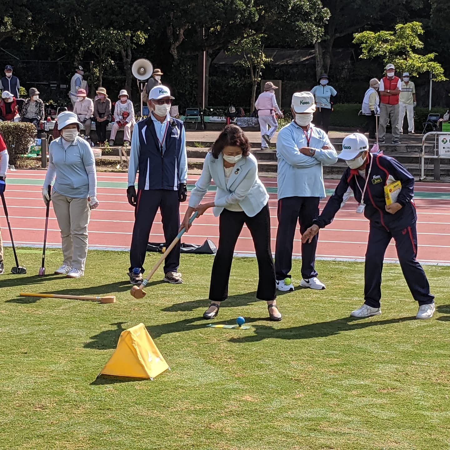 あしだ賀津美 On Twitter 第10回神戸市グラウンド ゴルフペア大会 23日 神戸市北区 しあわせの村 運動広場において 神戸市グラウンド ゴルフ協会主催のゴルフペア大会に関係者の皆様とともに参加させて頂きました 秋晴れの佳き日にグラウンド ゴルフ愛好家の