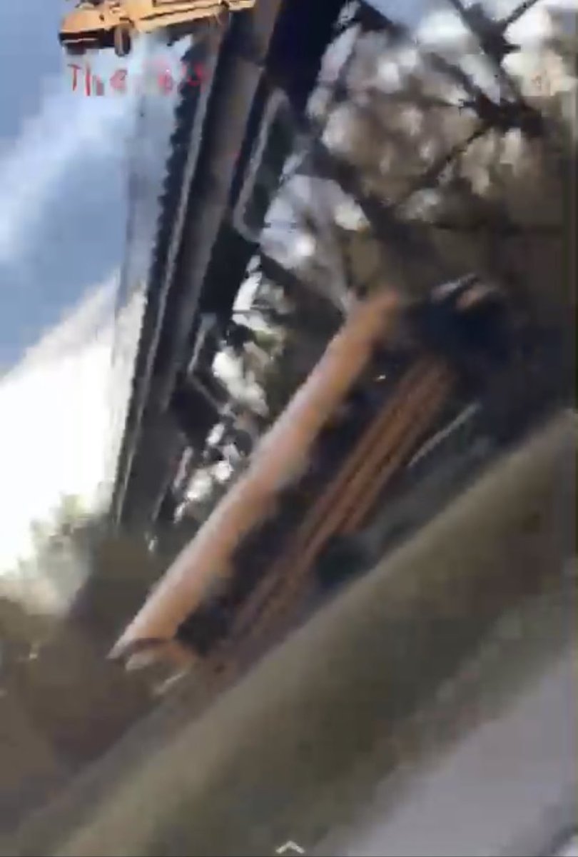 Seriously, how is this not on the news?  Yesterday, north of Edmonton! <a href="/ctvedmonton/">CTV Edmonton</a>  <a href="/GlobalEdmonton/">Global Edmonton</a> #schoolbusaccident