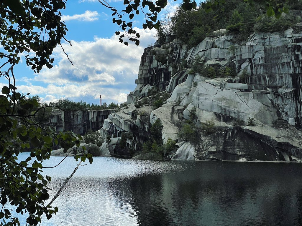 estellebajou's tweet photo. Was this really only a couple weeks ago? #vermont ๐ #tbt #seekbeauty #oldquarry https://t.co/czKIMKqLPz