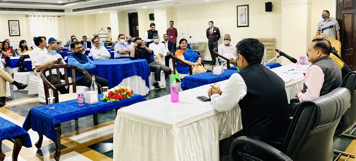 DrJitendraSingh's tweet photo. It was an enriching interaction, lasting over 2 hours, with the bright trainees of Management Program at the "Indian School of Business" (ISB), Hyderabad/Mohali. Indeed a mutually learning experience! https://t.co/8ps2BiiW2e
