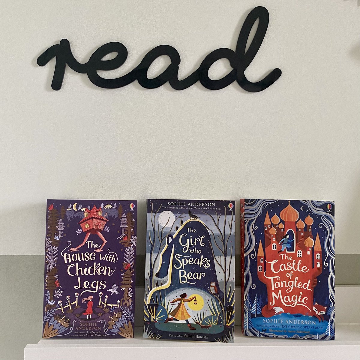 Emmies_Books's tweet image. Thank you so much @sophieinspace for sending us signed copies of your wonderful, magical #books. 
We can’t wait to pass them on 🤍🤍
#EmmiesBooks #ChildhoodCancerAwarenessMonth