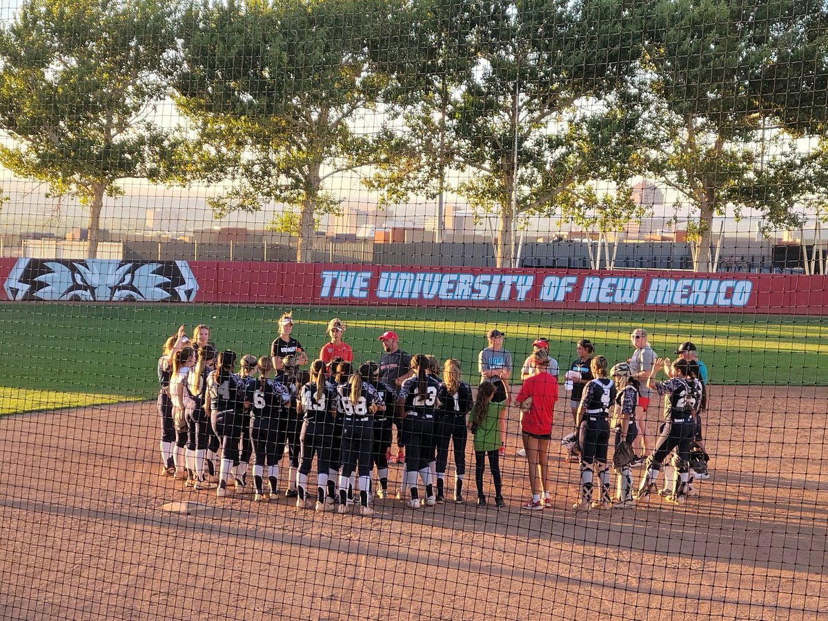 NM18uSuncats's tweet photo. Thank you @CoachCongleton
🙏❤🐺🥎 #WeLoveTheGame #WeRespectTheGame #WorkEthic #NMSuncatsGold #GoBos #NMPROUD
@coachbmaurer @THEkhawk13 https://t.co/YPyDJypeBA