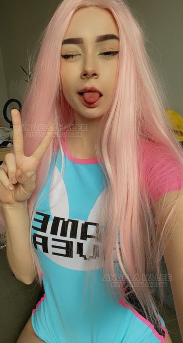 Can i be Belle Delphine now? https://t.co/eyRZMkj5Sk