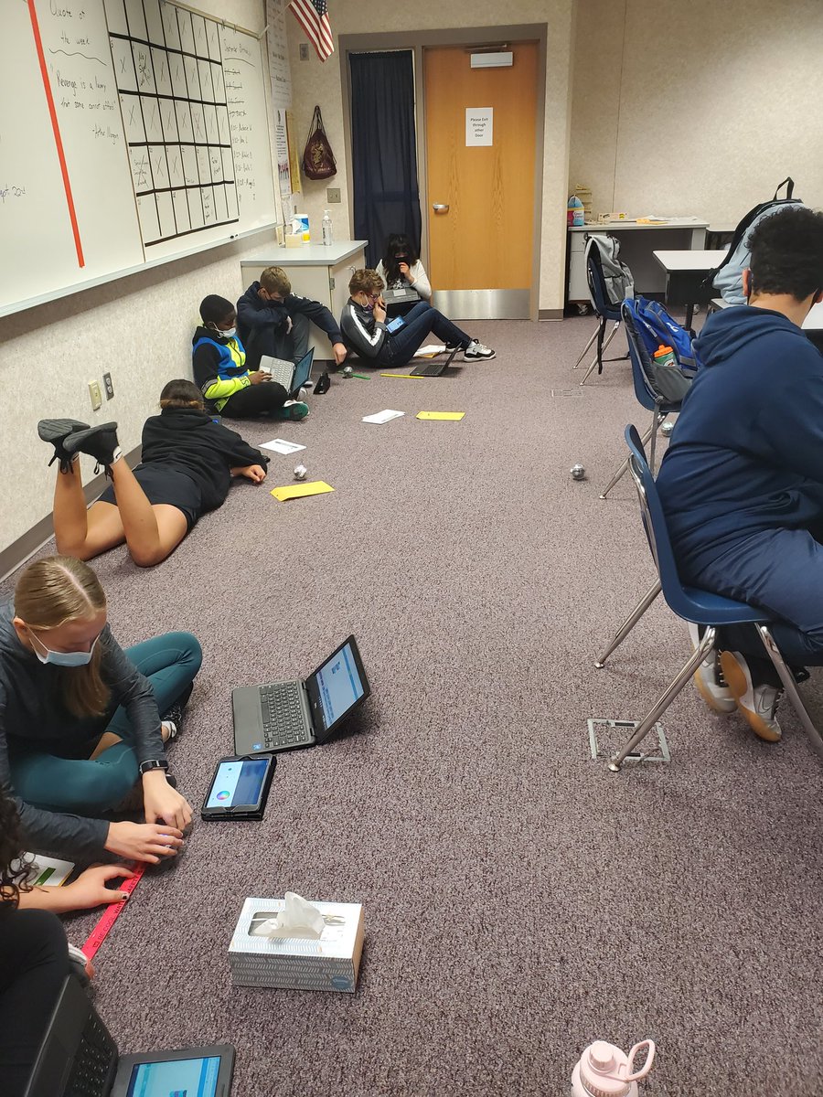 martinson_mr's tweet image. Students are continuing to rock our sphero unit! Finishing up challenges today! #innovations #Spherobolts