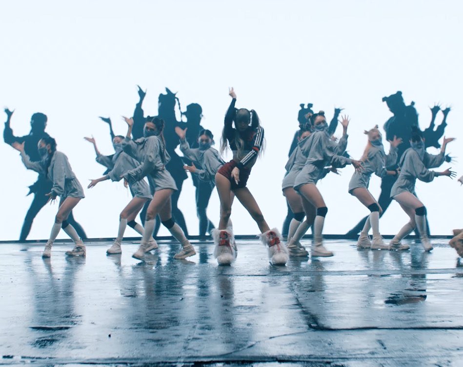 minilalabelle's tweet photo. หุ่นลิซ่าคือแบบบบดีมากกมัมหมีสิ่นจริงๆ

LALISA NEW PERFORMANCE 
#LisaMoneyDance https://t.co/1BsmBvJtqM