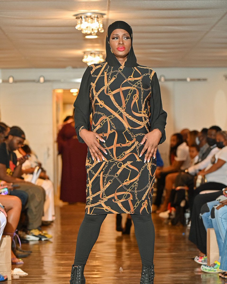 lesannscreation's tweet image. Maybe you don&apos;t want to be a plain Jane so why not get this ITY knit print and chiffon hoodie...

Only one left 

Designer: @LESANNSCREATION 
Model: @queensrockwithtruth
Photo: @ILLSHOTSJOEMAPP
Show: FALL N2 FASHION 
Producer: @MISSCHRISSY212

#curvy #earthquake #firemodel #lesan