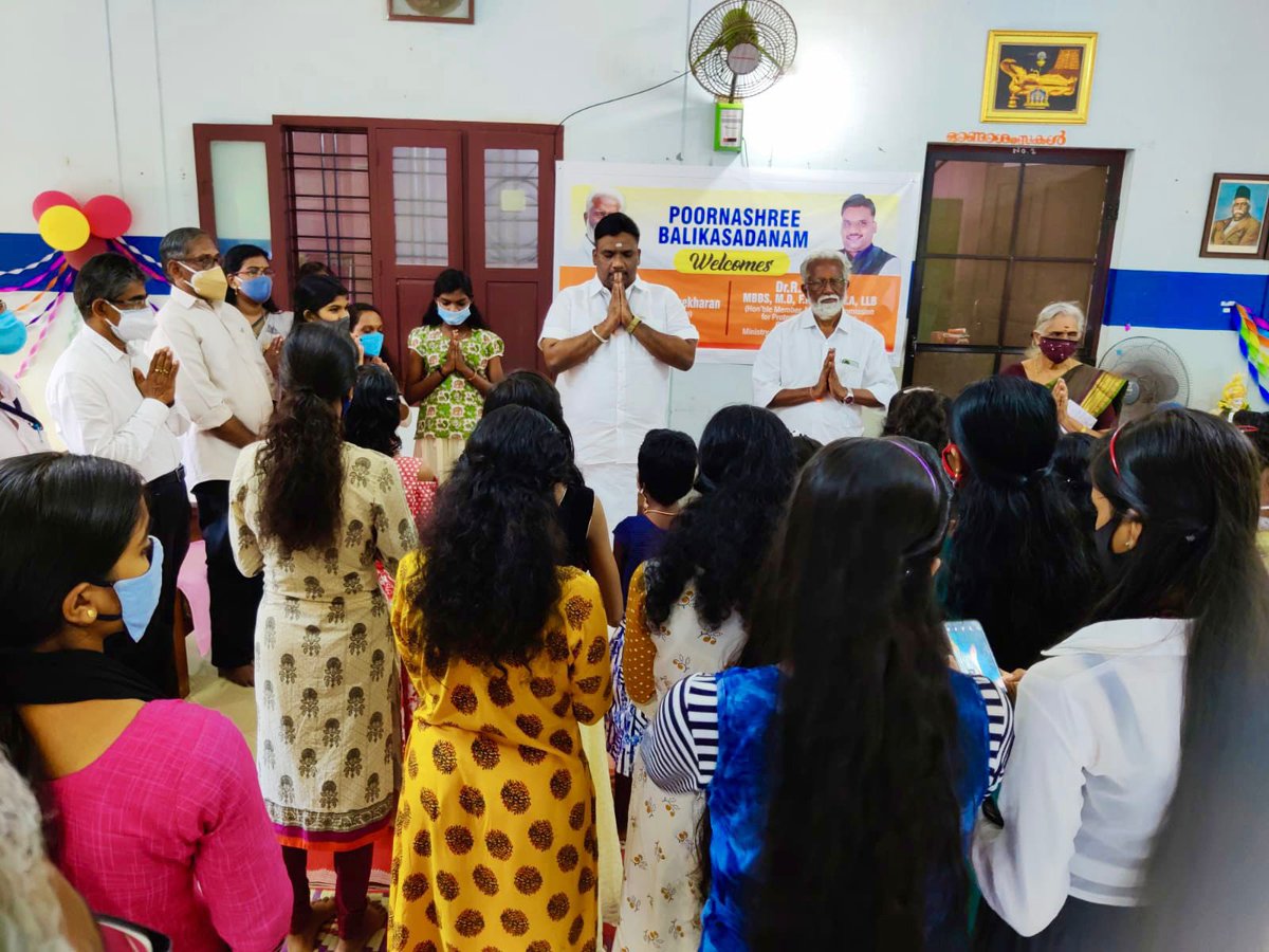 DrRGAnandIND's tweet image. 23/09/2021
#Kerala
#Thiruvananthapuram 
#KnowledgeRoom
#3DBoardForChildren

“Under the guidance of Hon’ble Former Governor &amp;amp; Senior Leader of @BJP4Keralam Shri. @Kummanam Ji, Knowledge Room has been initiated in Kerala Today - 6th Southern India 🇮🇳 State” (1/3)

@blsanthosh