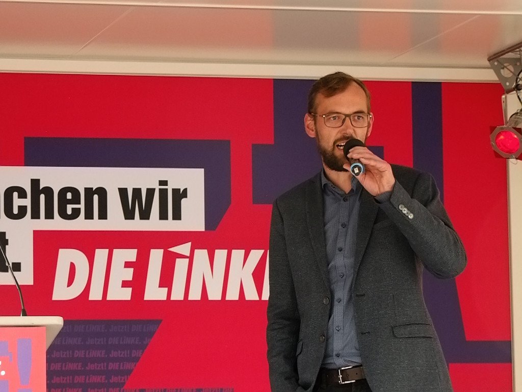 DIE LINKE Chemnitz (@linkechemnitz) on Twitter photo Sonne, Marx, Popcorn, <a href="/DietmarBartsch/">Dietmar Bartsch</a> & <a href="/DetznerTim/">Tim Detzner</a>. Das war gestern ein guter Tag. Hier findet ihr einen Bericht: freiepresse.de/chemnitz/im-bl… Sonne, Marx, Popcorn, <a href="/DietmarBartsch/">Dietmar Bartsch</a> & <a href="/DetznerTim/">Tim Detzner</a>. Das war gestern ein guter Tag. Hier findet ihr einen Bericht: freiepresse.de/chemnitz/im-bl…