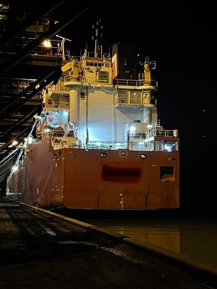 SERCinvasions's tweet photo. You don't spend your #SaturdayNights #ShipSampling?
You're missing out...
Our #BallastWater team spent theirs on a ship on #LakeSuperior for our #GreatLakesProject. There's another one of those crazy long ladders. At least it's well lit... 😨 #FieldWork
📷: Luz Quiñones-Oquendo https://t.co/yGEmQcj6Qo