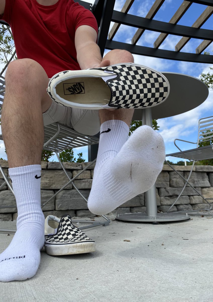 justinpageft's tweet photo. RT if you have a foot fetish https://t.co/adKTPrruXA