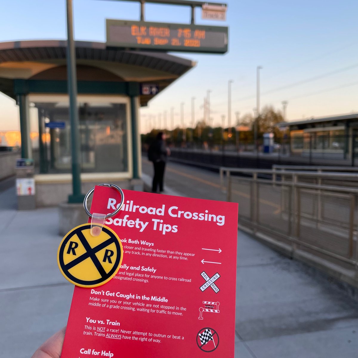 MinnesotaOL's tweet photo. Sharing #railsafety in @elkriver_mn for #OperationClearTrack #RailSafetyWeek
Thanks to @BNSFRailway and @MetroTransitMN for their help!
#SeeTracksThinkTrain #MNOffTheRails https://t.co/BSqDw6uDFj