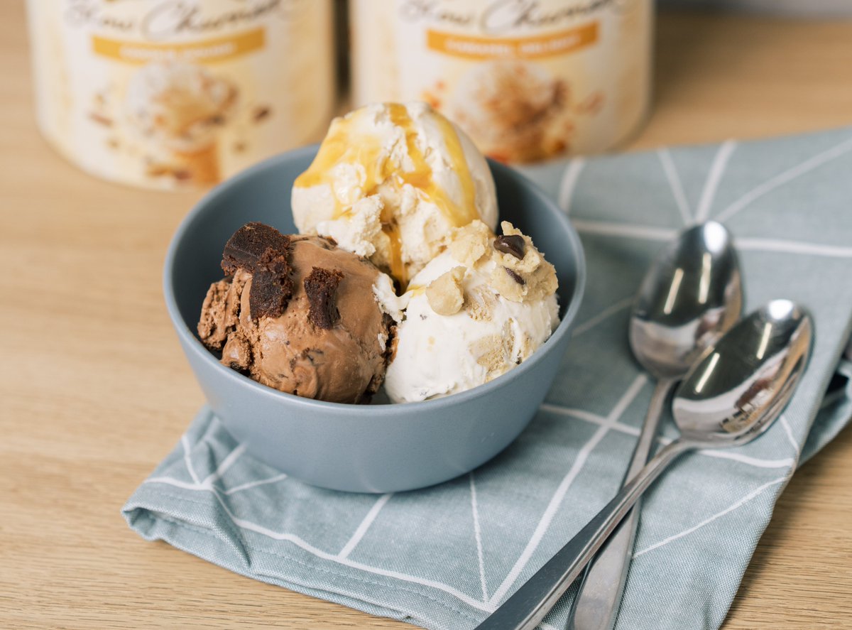 Dreyers's tweet image. Happy first day of fall! Bring on all the butter pecan, pumpkin, caramel, rocky road, and pie à la mode. Which fall flavors are your favorite? 🍂