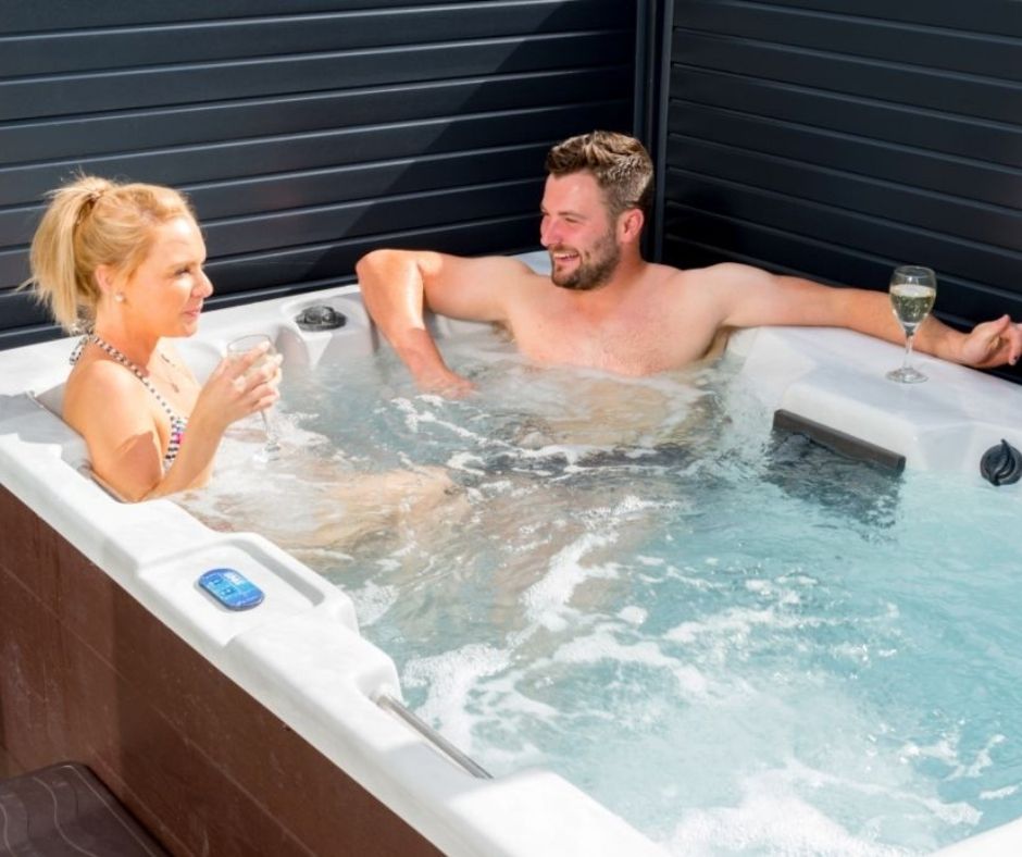 An autumn break away with a hot tub. What could be better?
ow.ly/OyxC50GdU7x