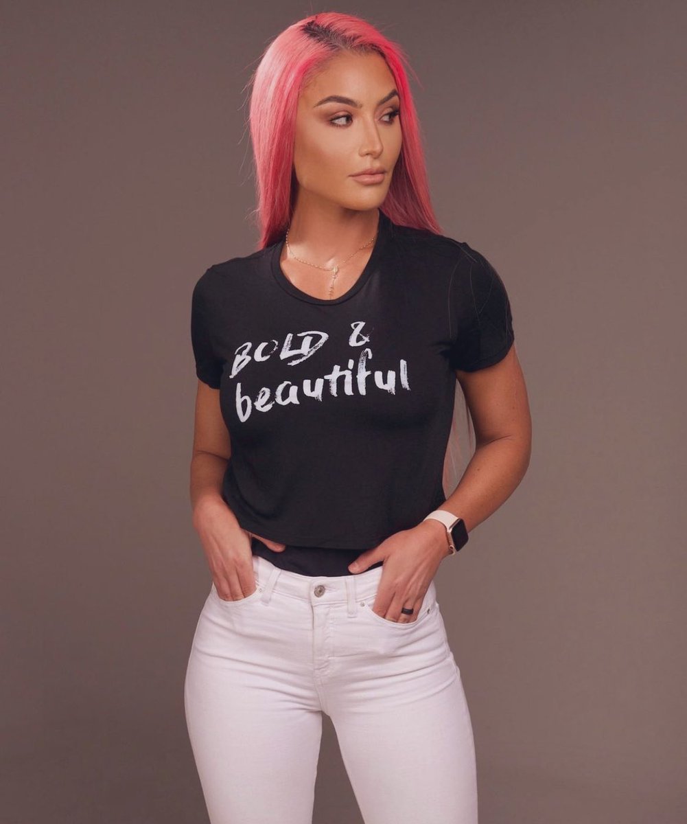 Bold and beautiful 🥰