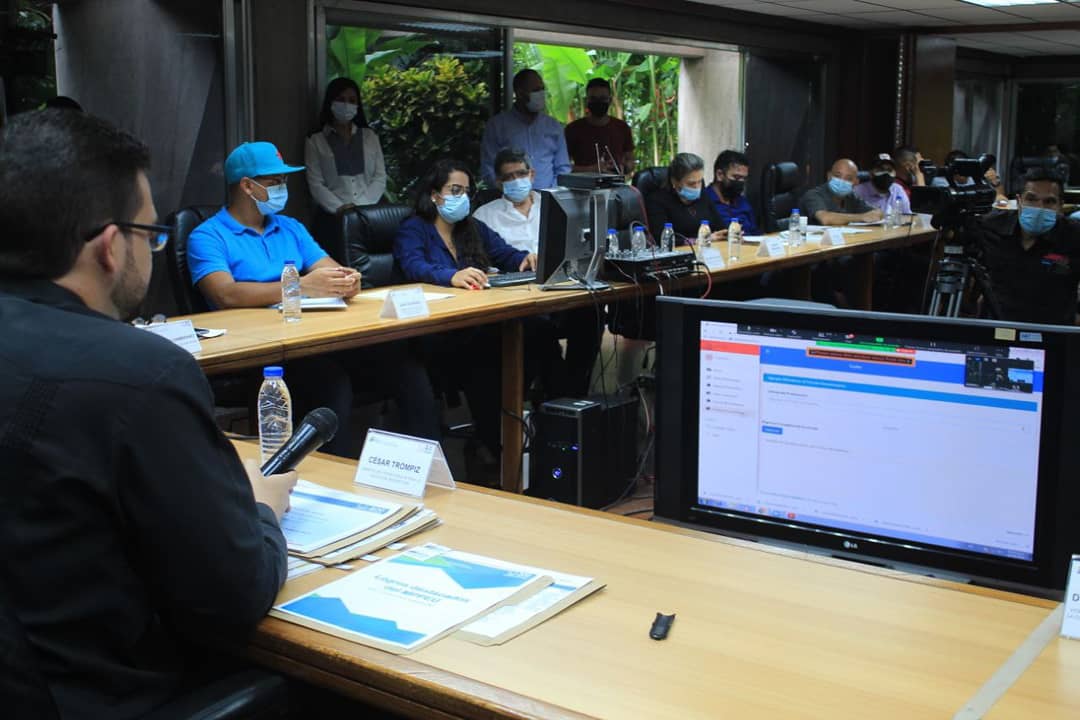 mppeduniv's tweet photo. #EnFotos📸 •En el directorio semanal del @mppeduniv, junto al ministro @soyCesarTrompiz, siguiendo los lineamientos del presidente @nicolasmaduro se atendieron los planteamientos de la Ftuv, en relación a la IV Convención Colectiva Universitaria.
 
#EnDefensaPorLaPaz https://t.co/bYaKdWXsHW