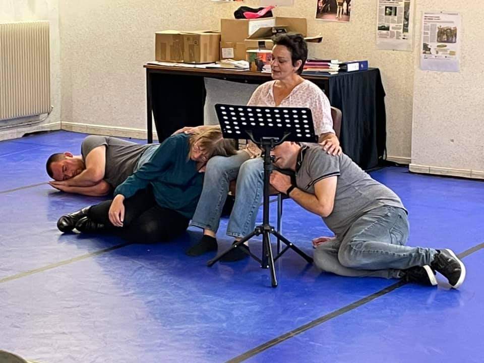 LENVOL62's tweet photo. Retour sur le stage de redynamisation par l’art effectué la semaine dernière dans nos locaux arrageois. Cette semaine nous effectuons un autre stage avec le centre social de Beauvois en Cambresis. https://t.co/Wfcu22PeRd