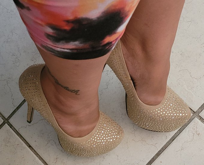 New heels! #FuckMeHeels who wants to break them in 😈😈 https://t.co/yXzAKwYwXz<a href="/tag/fuckmeheels"class="tags">#FuckMeHeels</a>